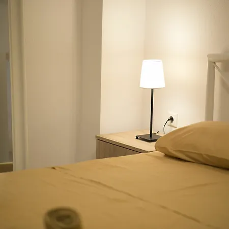 Velia Boutique * אואוראנואופולי